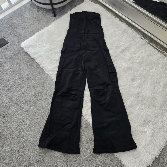 Daisy Denim Cargo Pocket Jumpsuit - black. Size Medium. New.SleevelessStraple - Picture 4 of 10